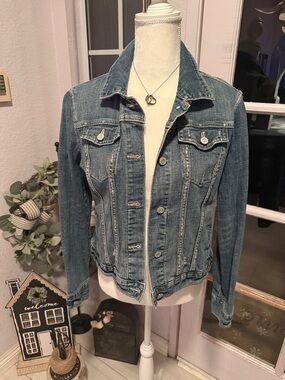 Gap Classic Blue Denim Jacket - Women's Casual Trucker